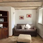 Charming Independent House In Center, Free Parking Nearby 度假居