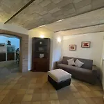 Charming Independent House In Center, Free Parking Nearby 度假居