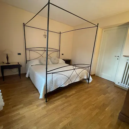 Dom wakacyjny Charming Independent House In Center, Free Parking Nearby *