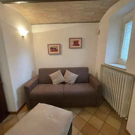 Dom wakacyjny Charming Independent House In Center, Free Parking Nearby *